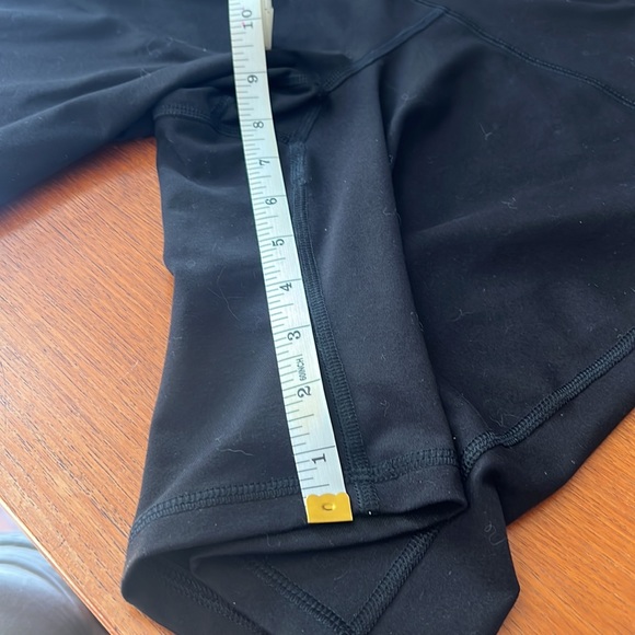 Active by old navy athletic shorts size large - Picture 6 of 9